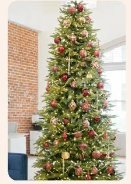 Classic Christmas tree styling inspiration