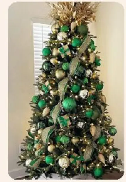 Signature Christmas tree styling inspiration